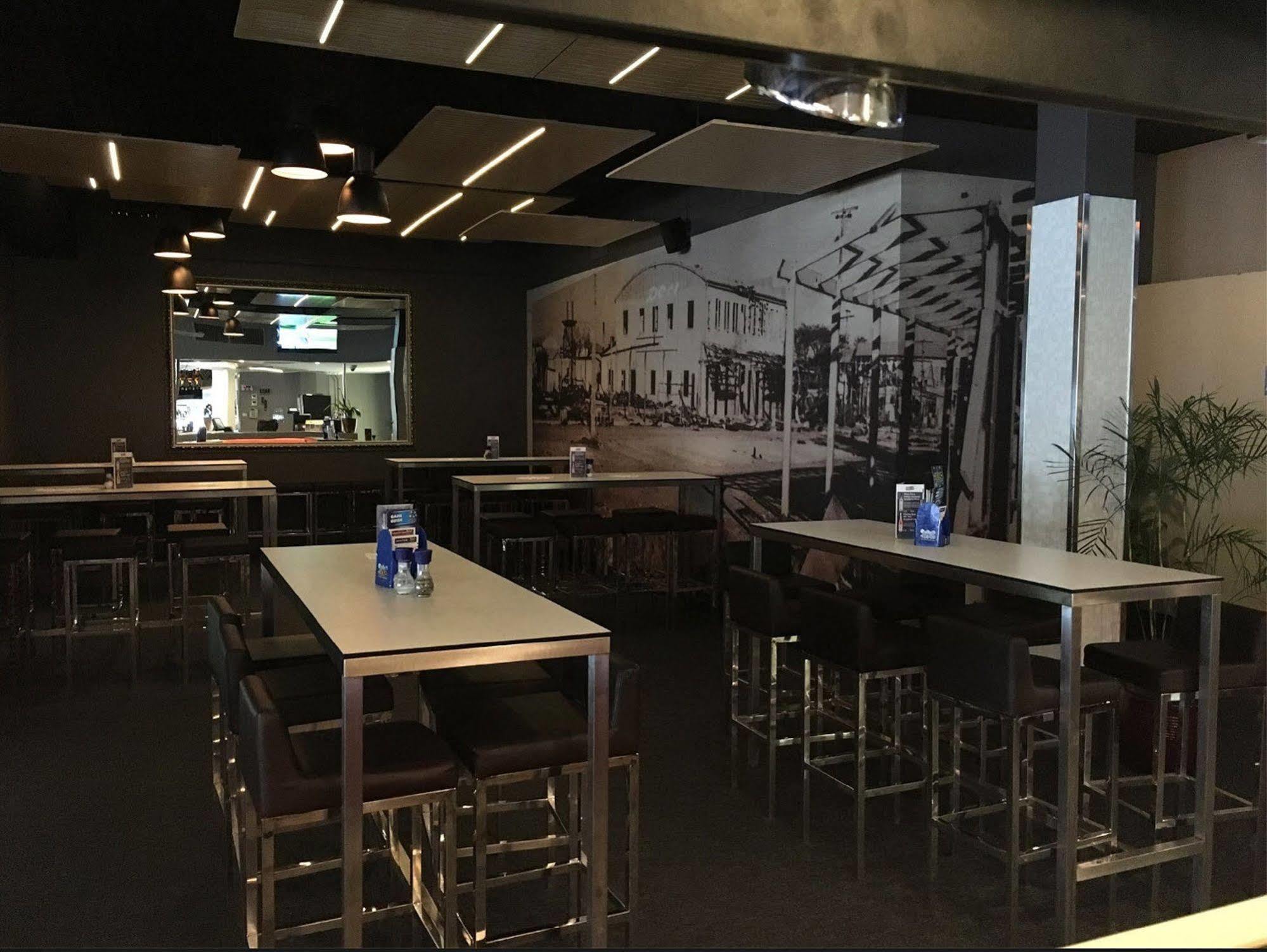 The Cavenagh Hotel Darwin Bagian luar foto